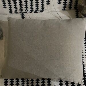 Neutral Linen-Look Decorative Throw Pillow - Beige